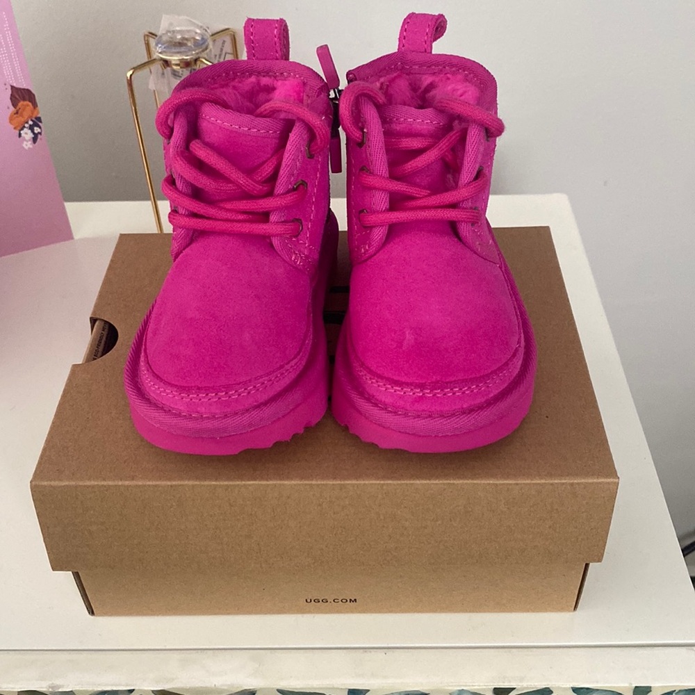 Pink toddler UGG Neumel